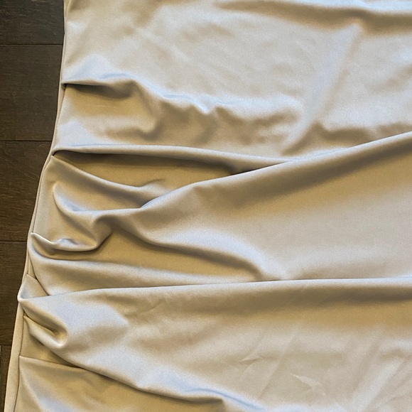 Divided One-Shoulder Grey Mini Dress - Picture 3 of 6